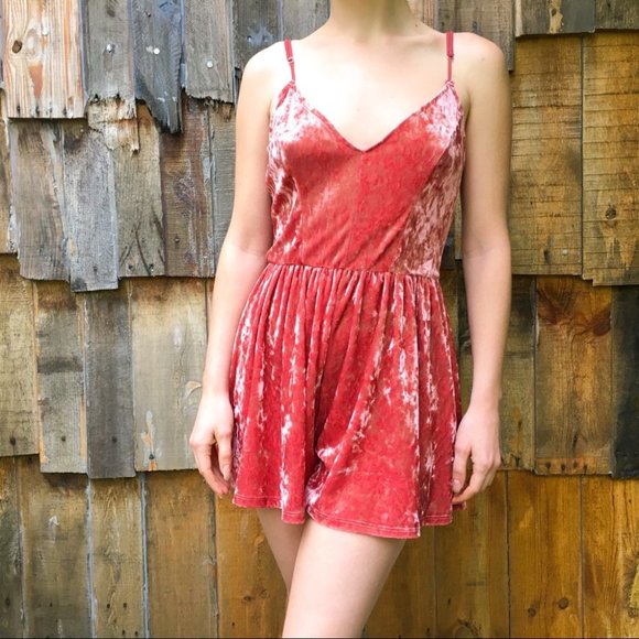 L.A Hearts Romper Size Small Pink Velvet V Neck - Picture 1 of 4